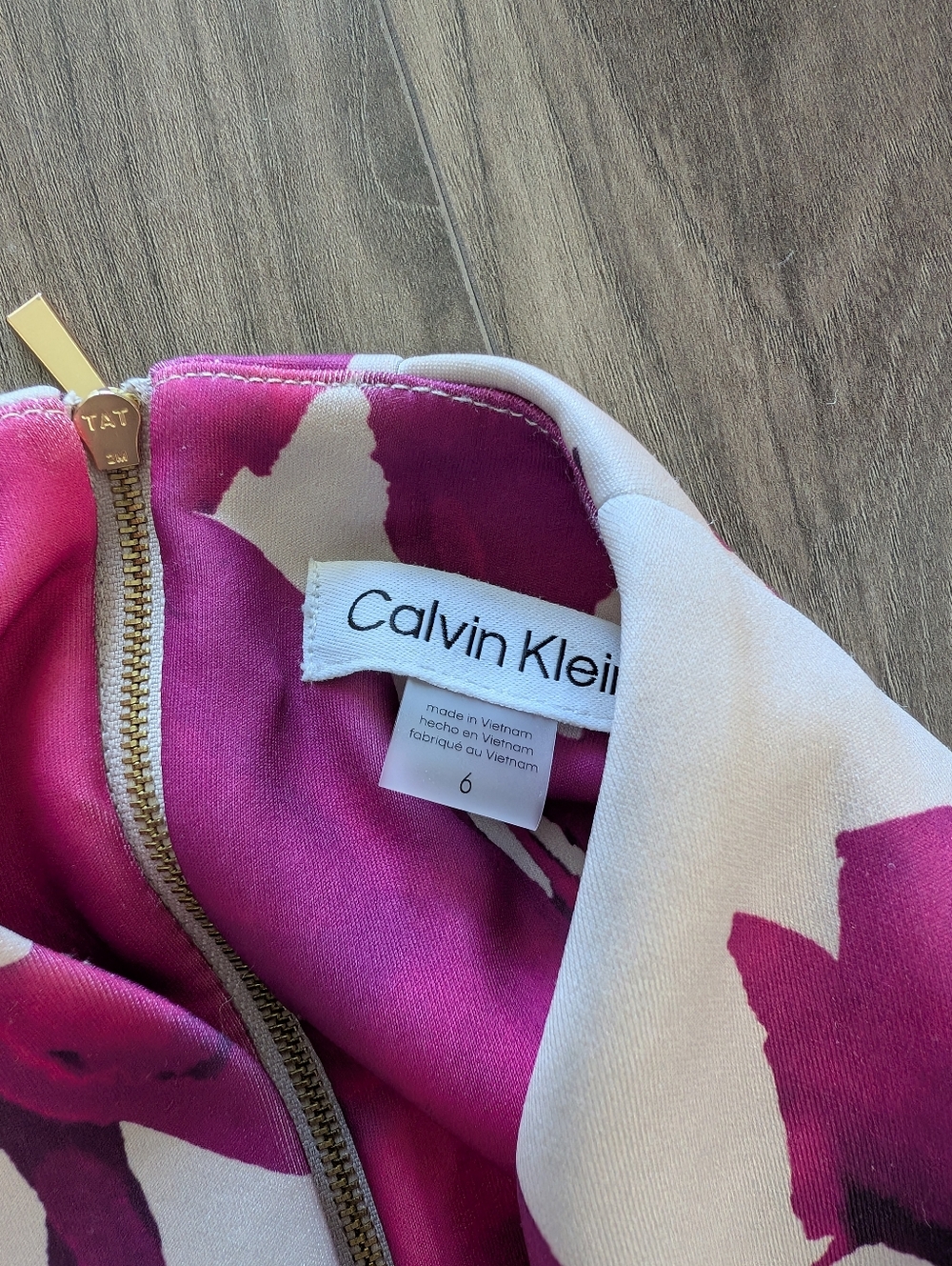 Calvin Klein Floral Fuchsia & White Fit-and-Flare, Midi Gareen Dress (Size 6) - Picture 3 of 6